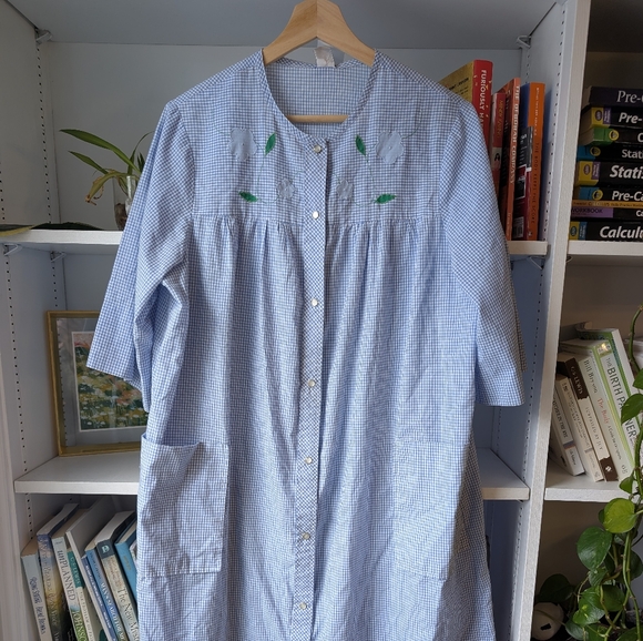 Vintage Nightgown Maxi Blue Gingham Flowers Embroidered Snap Buttondown Medium - Picture 3 of 10